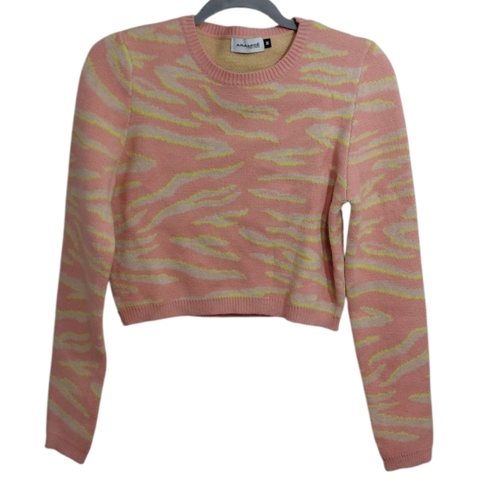 Chic Pink and Cream Patterned Crew Neck Crop Sweater